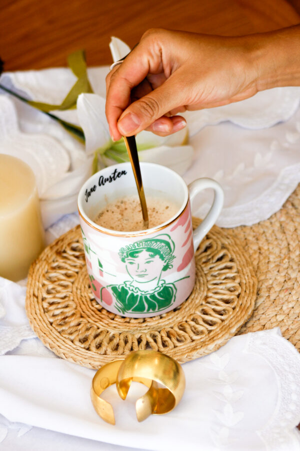 Caneca Jane Austen + Curso Orgulho e Preconceito – Coleção Café com Pensadores - Image 3